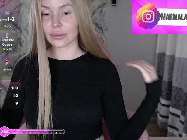 Foxymoxy19's BongaCams show and profile
