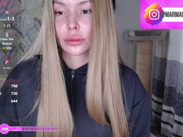 Foxymoxy19's BongaCams show and profile