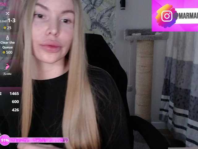 Foxymoxy19's BongaCams show and profile