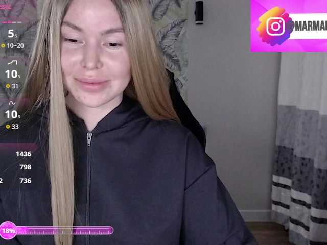 Foxymoxy19's BongaCams show and profile