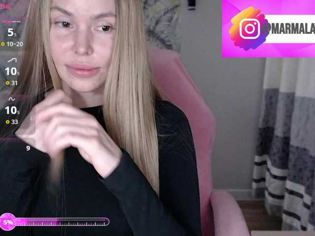 Foxymoxy19's BongaCams show and profile