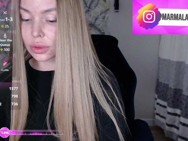 Foxymoxy19's BongaCams show and profile