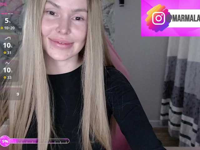 Foxymoxy19's BongaCams show and profile