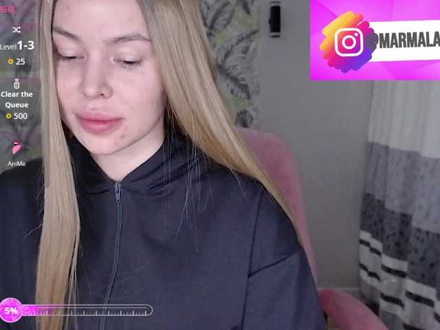 Foxymoxy19's BongaCams show and profile