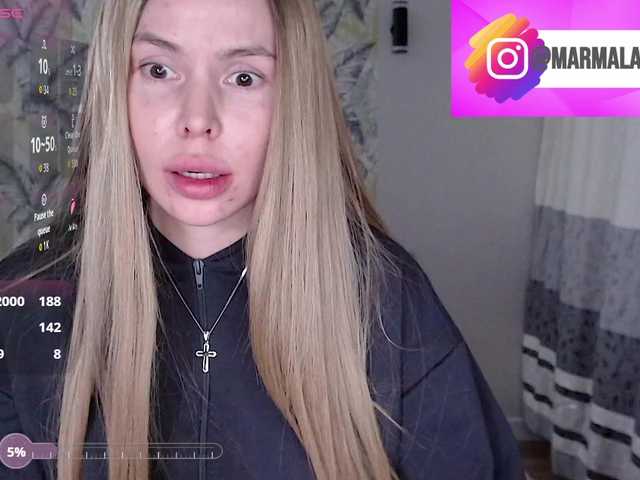 Foxymoxy19's BongaCams show and profile