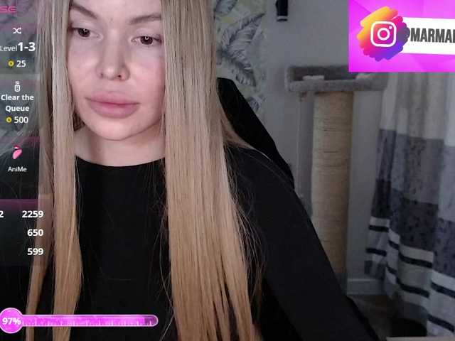 Foxymoxy19's BongaCams show and profile