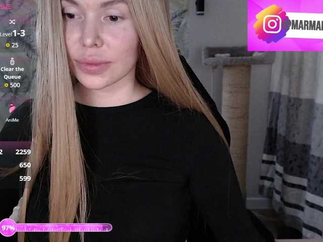 Foxymoxy19's BongaCams show and profile