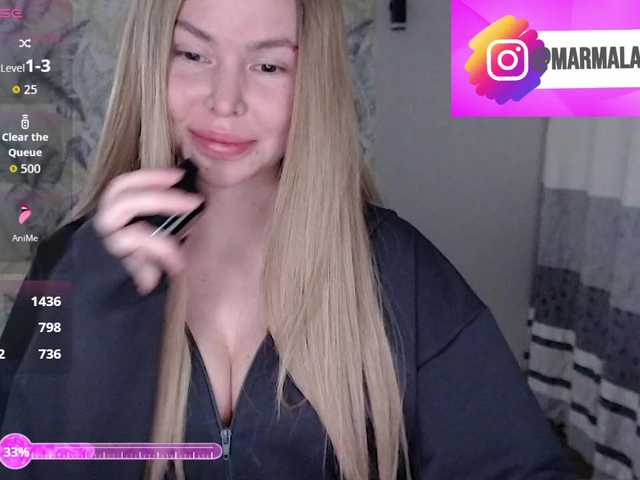 Foxymoxy19's BongaCams show and profile