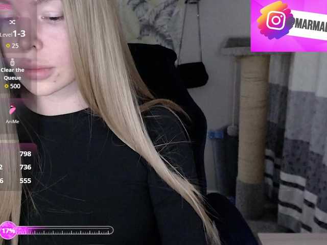 Foxymoxy19's BongaCams show and profile