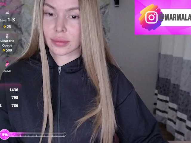 Foxymoxy19's BongaCams show and profile