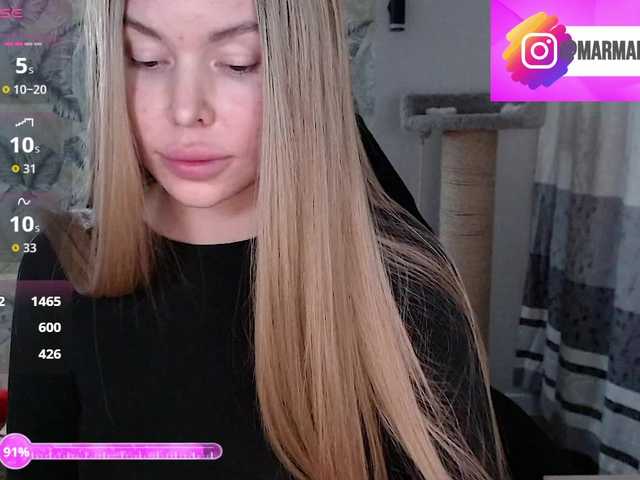 Foxymoxy19's BongaCams show and profile