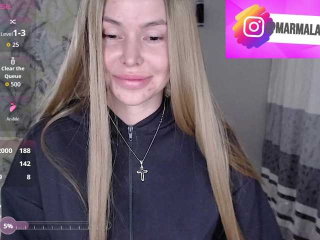 Foxymoxy19's BongaCams show and profile