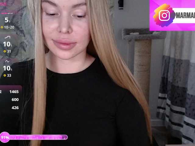 Foxymoxy19's BongaCams show and profile