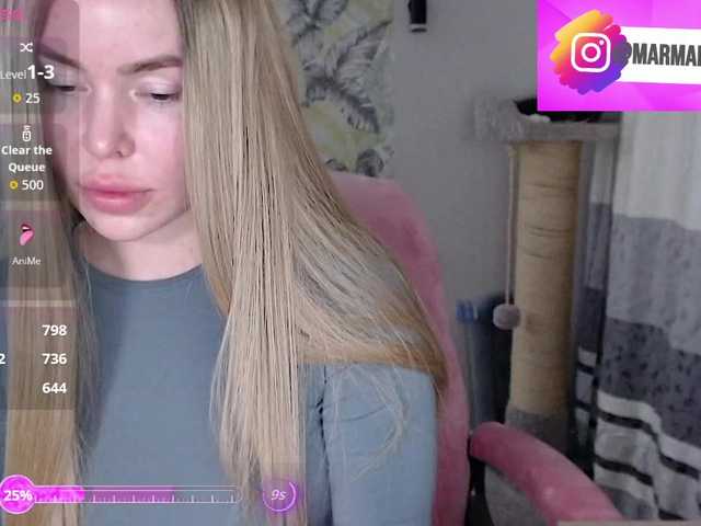 Foxymoxy19's BongaCams show and profile