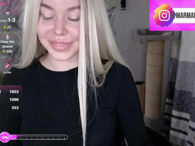 Foxymoxy19's BongaCams show and profile