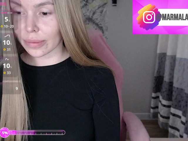 Foxymoxy19's BongaCams show and profile