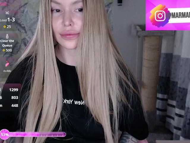 Foxymoxy19's BongaCams show and profile