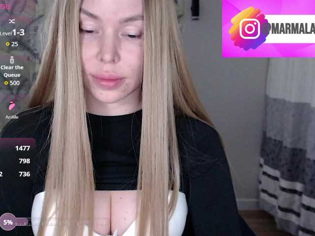 Foxymoxy19's BongaCams show and profile