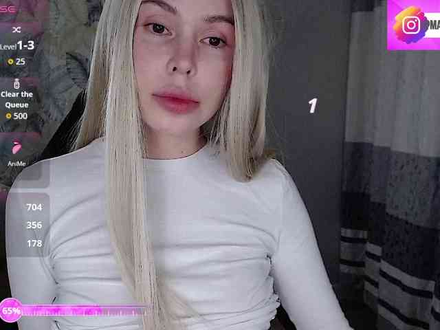 Foxymoxy19 Live Webcam on BongaCams