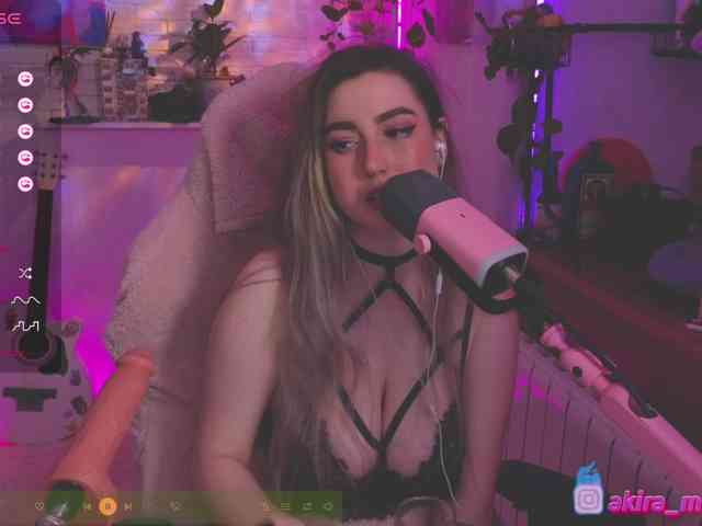 AkiraMiyaMur webcam