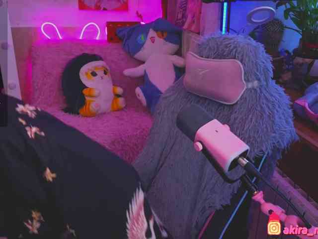 AkiraMiyaMur webcam