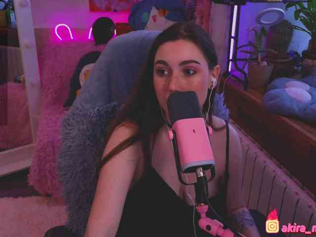 AkiraMiyaMur webcam