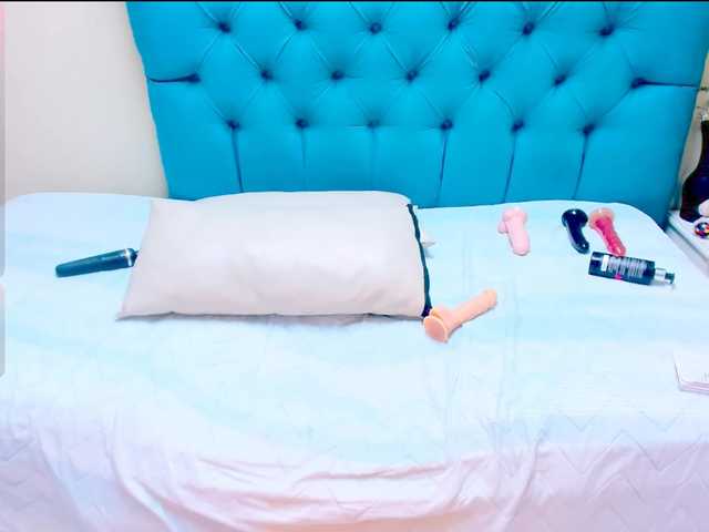 Nayla-Garner live cam profile