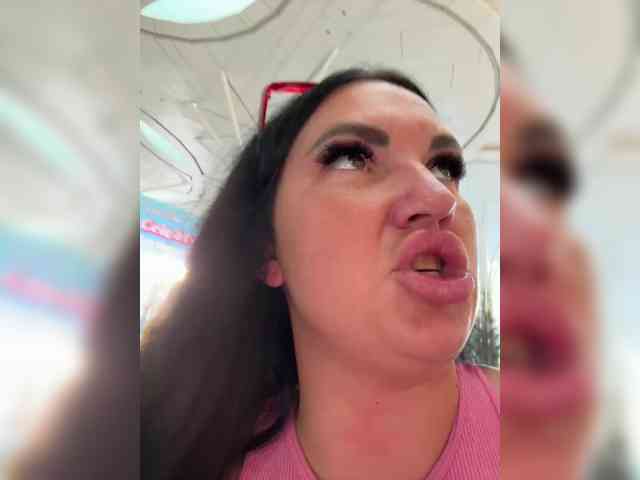 live voyeur webcam TokionaJoe