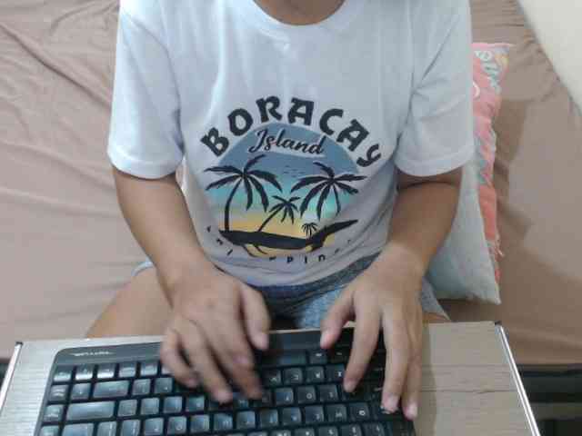 TheLastVIRGIN webcam