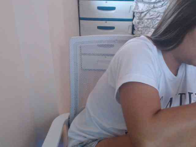 TheLastVIRGIN webcam
