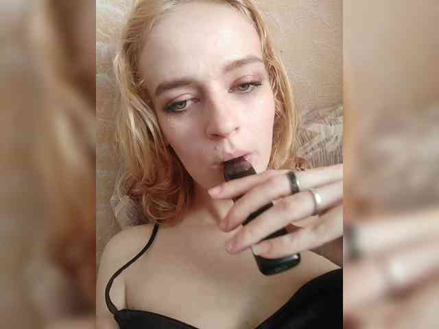 EvelynXKukla webcam