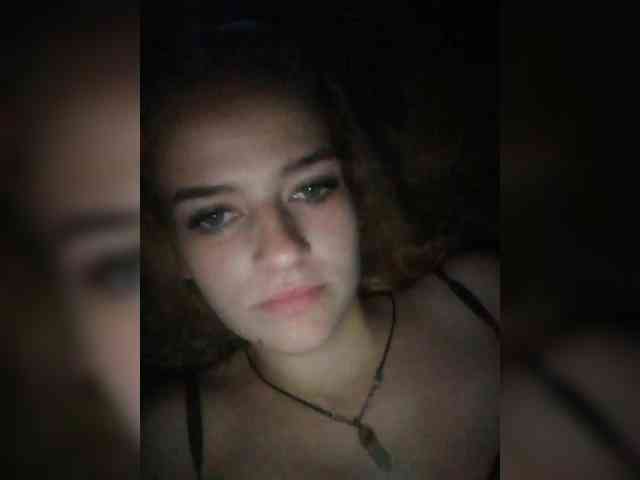 EvelynXKukla webcam
