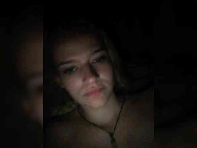 EvelynXKukla webcam