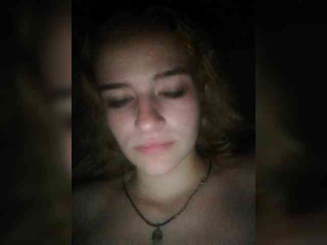 EvelynXKukla webcam