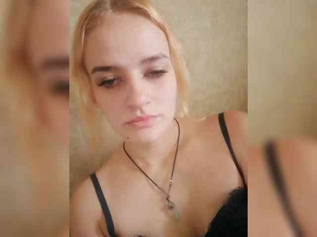 EvelynXKukla webcam