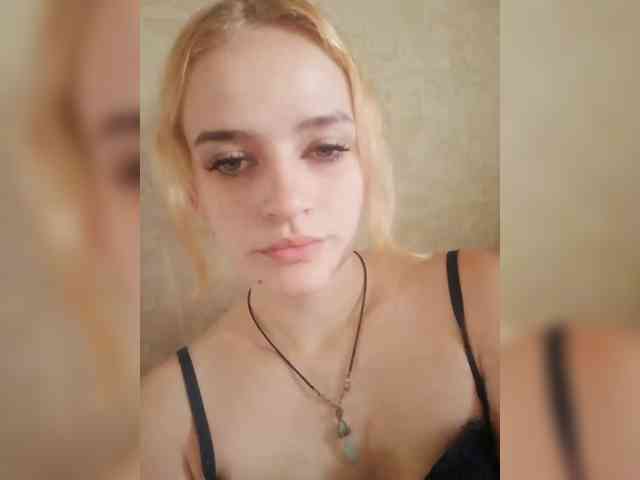 EvelynXKukla webcam