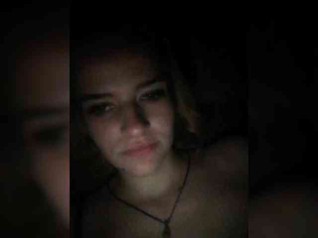 EvelynXKukla webcam