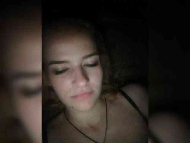 EvelynXKukla webcam