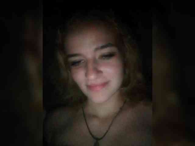 EvelynXKukla webcam