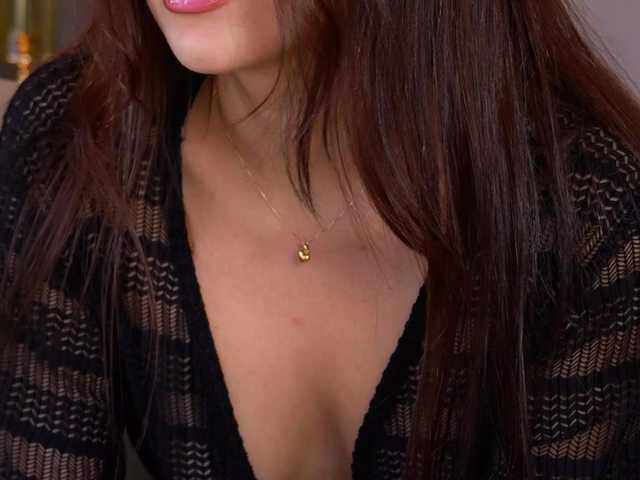 NaomiSainz's BongaCams show and profile