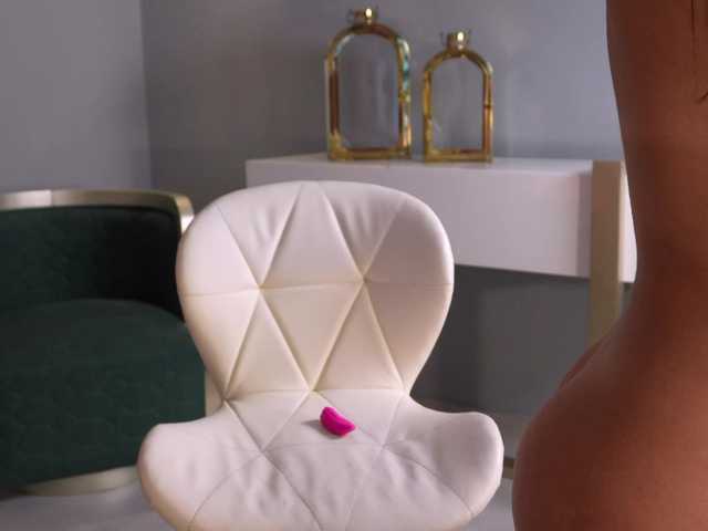 NaomiSainz's BongaCams show and profile