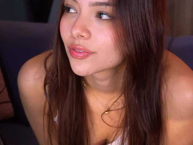 NaomiSainz's BongaCams show and profile