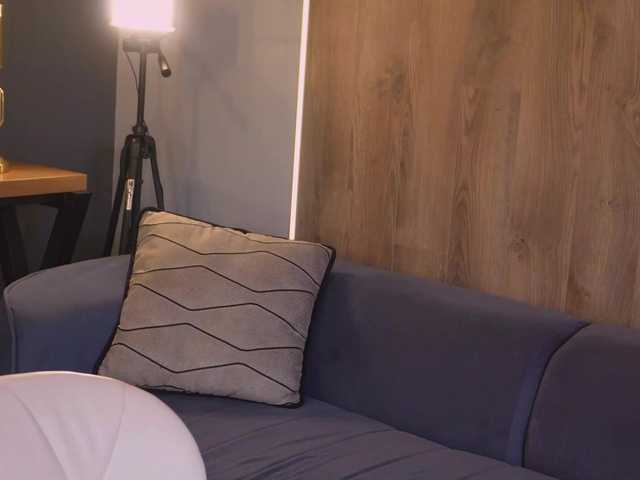 NaomiSainz's BongaCams show and profile