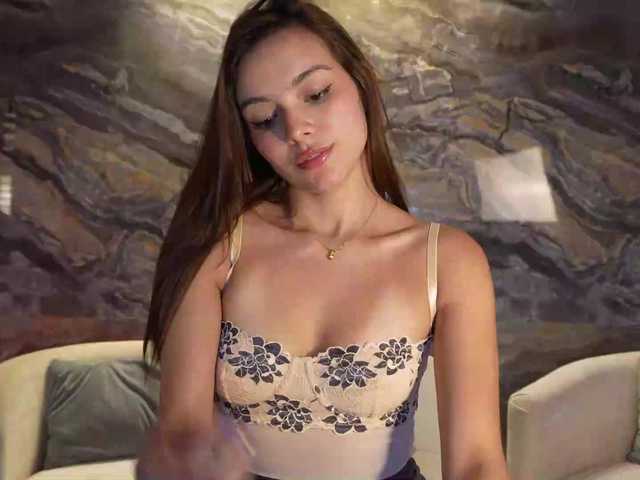 NaomiSainz's BongaCams show and profile