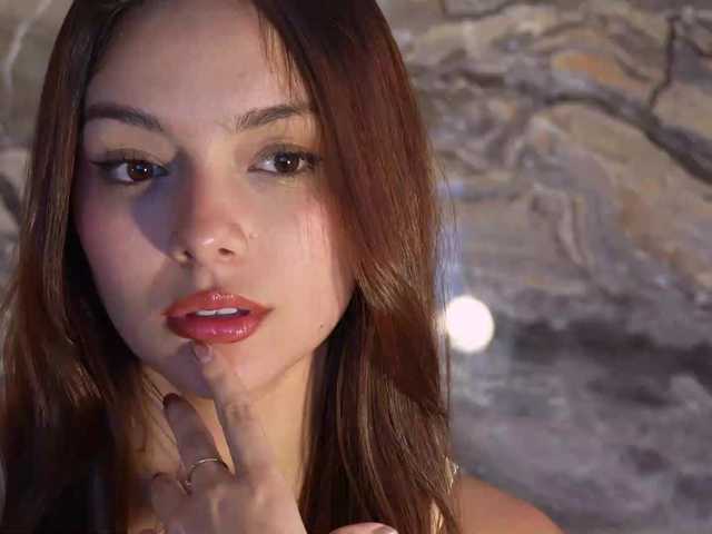 NaomiSainz's BongaCams show and profile