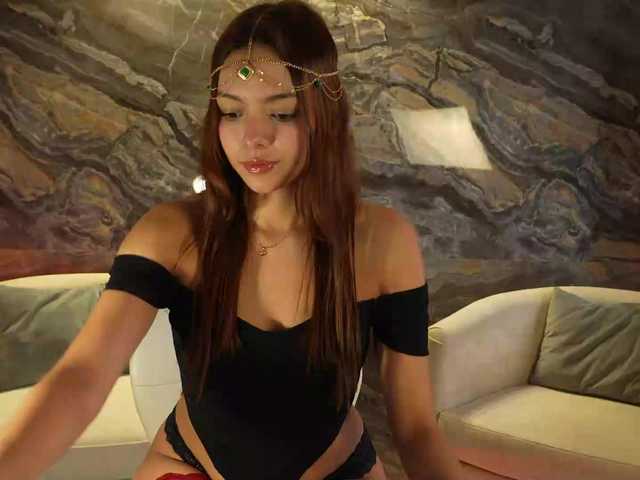 NaomiSainz's BongaCams show and profile