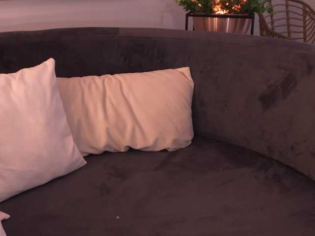 NaomiSainz's BongaCams show and profile