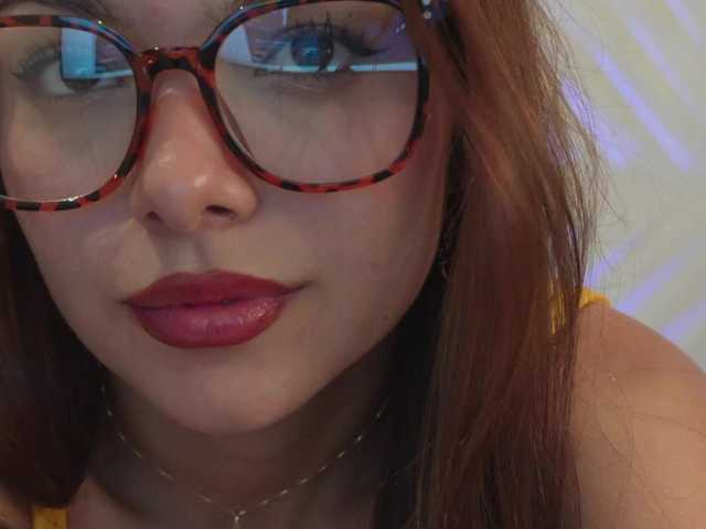 NaomiSainz's BongaCams show and profile