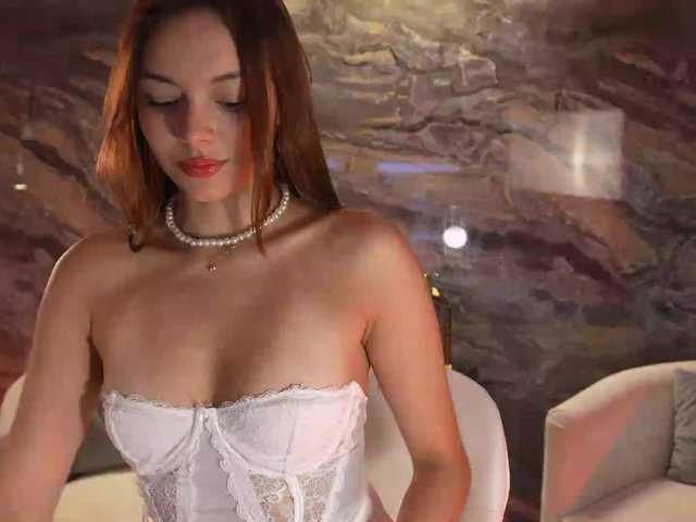 NaomiSainz's BongaCams show and profile