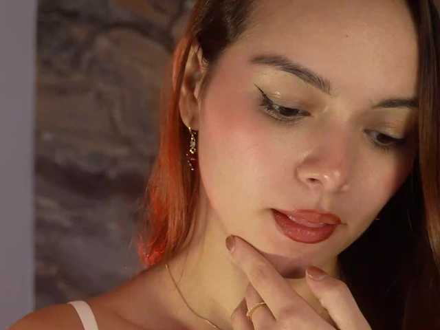 NaomiSainz's BongaCams show and profile